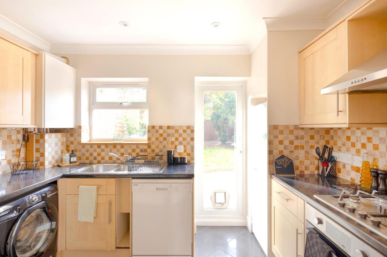 Stylish House In Wimbledon Villa London Eksteriør billede